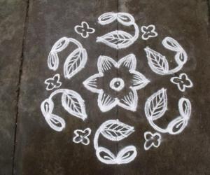 Rangoli: flower kolam