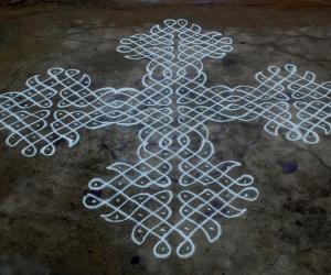 Rangoli: Margazhi kolam 9 Dotted and chikku