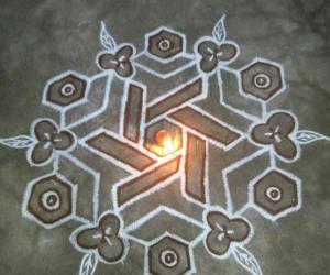 Rangoli: Dotted kolam