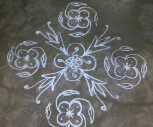 Rangoli: Dotted kolam
