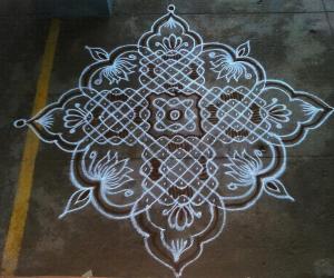 Rangoli: dotted kolam