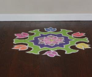 Rangoli: Simple Lotus Kolam
