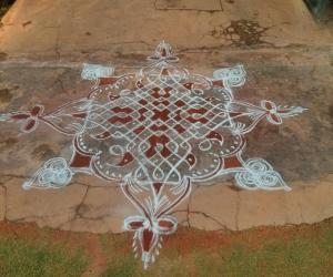 Rangoli: chikku kolam