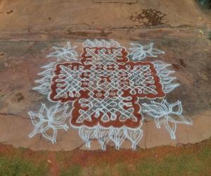 Rangoli: chikku kolam