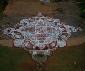 Rangoli: PADIKOLAM