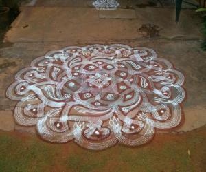 Rangoli: padikolam