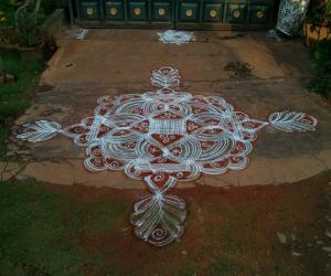 Rangoli: padikolam