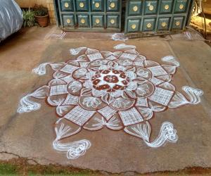 Rangoli: Freehand rangoli