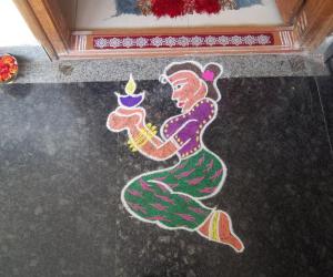 Rangoli: Markazi Kolam day1