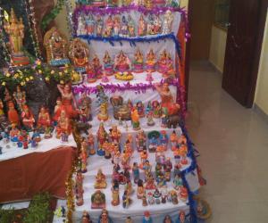 Gods on hillocks..