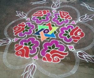 Sangu kolam with flowers