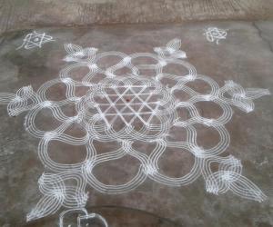 Double stroked rangoli