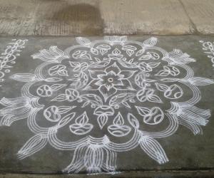 Rangoli: Diya kolam