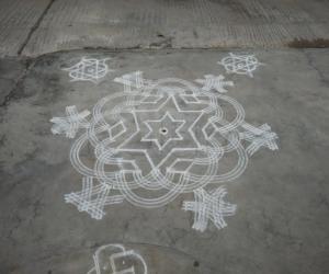 Rangoli: Simple  Kolam 