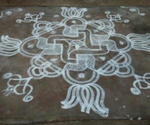 Rangoli: Swastik rangoli