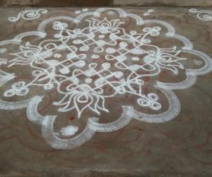 Simple Chikku kolam