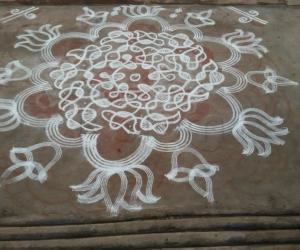 Rangoli: Chikku kolam 
