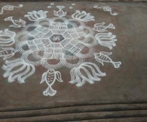 Simple  padi Kolam 