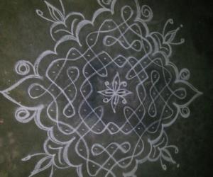 Rangoli: chikku kolam
