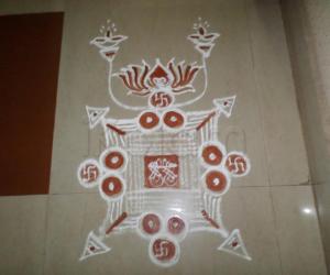 Rangoli: PADI KOLAM