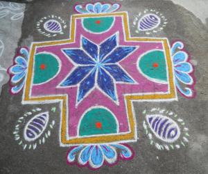 Rangoli: Padikolam.