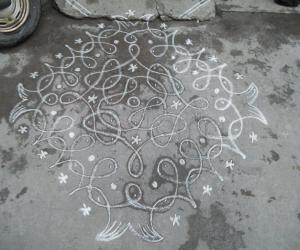 Rangoli: Daily chikku kolam.