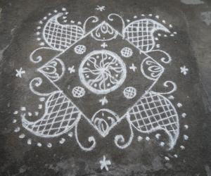 Rangoli: A small padi kolam.