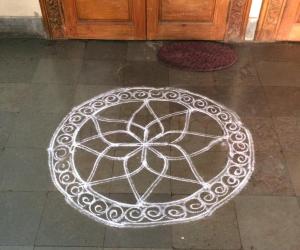 Rangoli: White n white