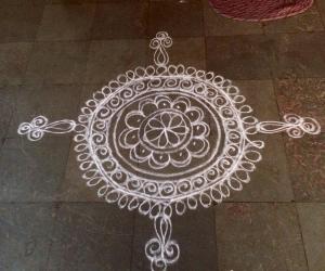Rangoli: White n white
