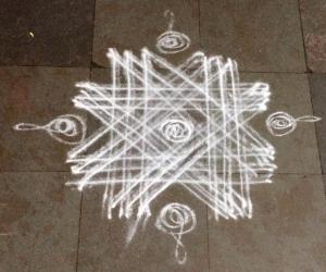 Rangoli: Simple white 