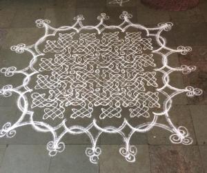 Rangoli: Margazhi white n white