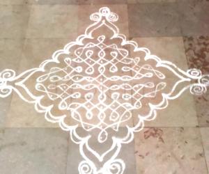 Rangoli: Aadi Velli kolam