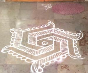 simple white kolam