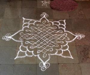Rangoli: White n white