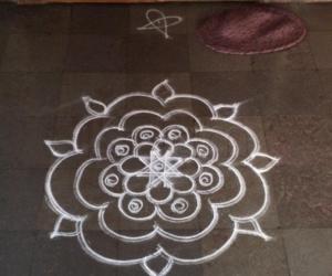 Rangoli: Sasi kolam 5