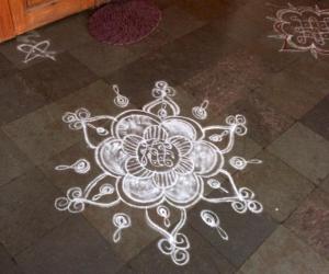 Rangoli: White n white
