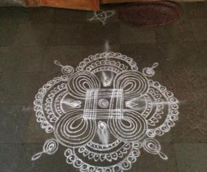 Rangoli: Independence kolam