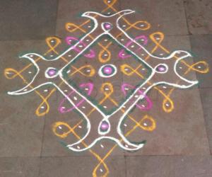Rangoli: Dotted chikku kolam