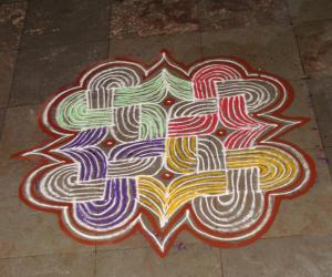 Holi-padi kolam