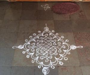 Rangoli: White n white