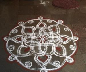 Rangoli: Krithigai kolam 