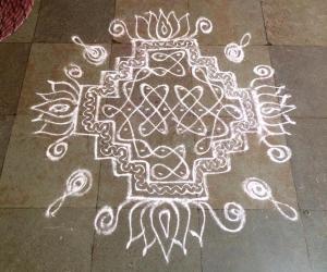 Rangoli: White& white
