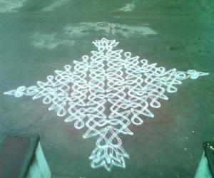 Rangoli: chikku kolam