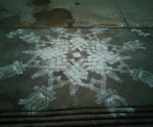 Rangoli: Friday Padi kolam
