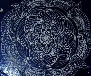 freehand kolam with kolamavu