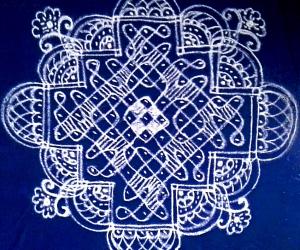 Chikku kolam 11×3; 7×2; 3×1 straight dots