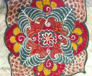 Freehand rangoli with recycled colours 