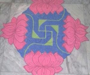 Rangoli: Lotus Rangoli with 15-1 straight dots
