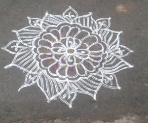 Rangoli: dd tuesday kolam