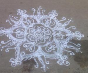 Rangoli: dd pookolam